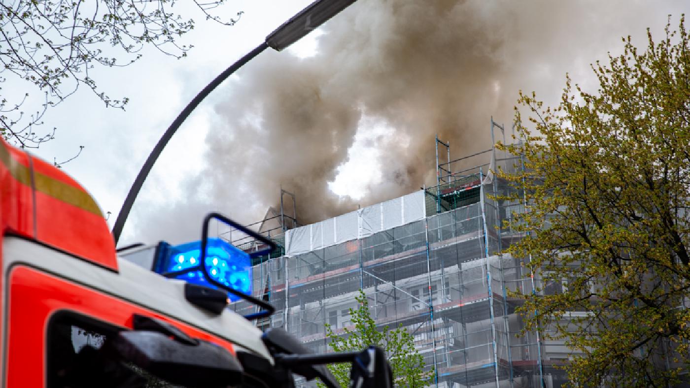 Dachstuhlbrand 5. Alarm fordert die FF Eppendorf