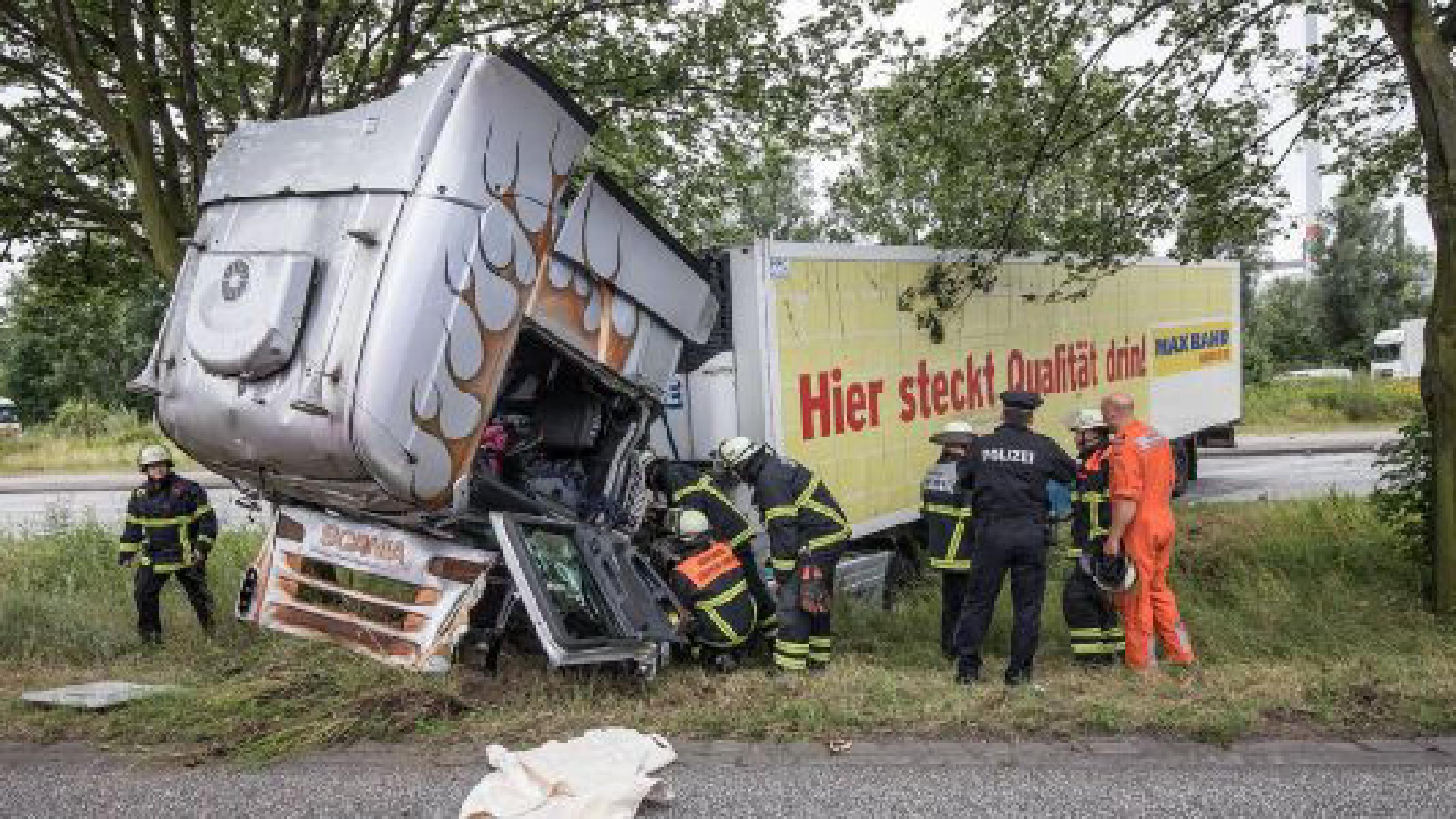 LKW gerät außer Kontrolle