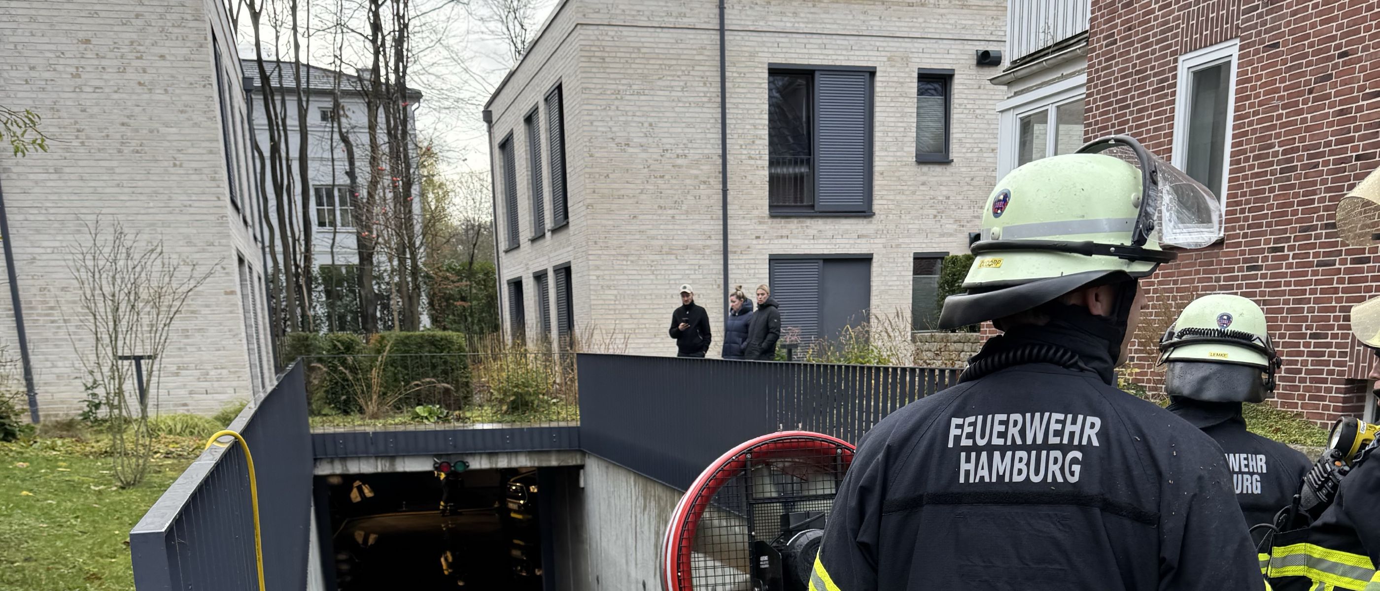 Belüftungsmaßnahmen & Fahrzeugbergung nach Brand in Tiefgarage