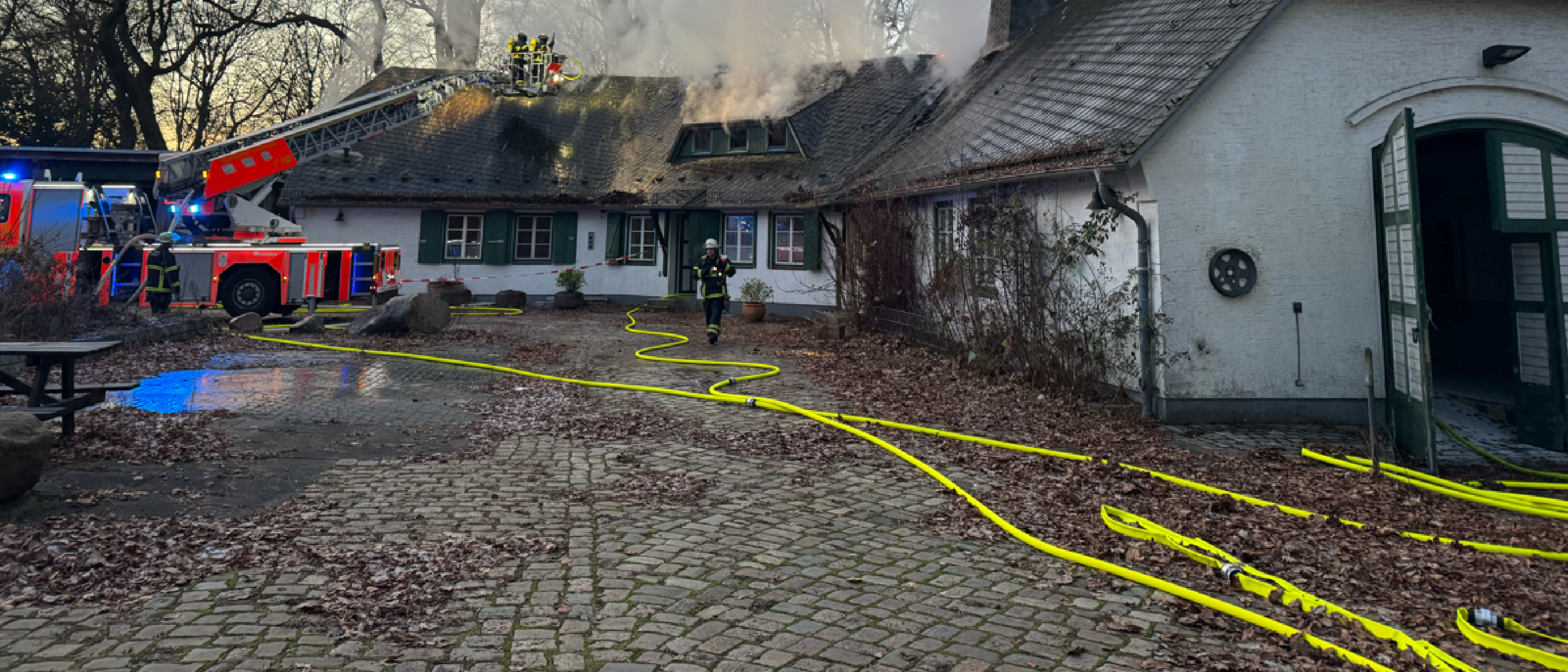 Dachstuhlbrand in leerstehendem Haus